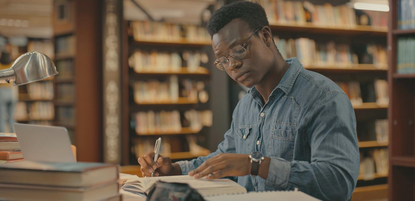 Análisis de métricas web y optimización de tráfico digital